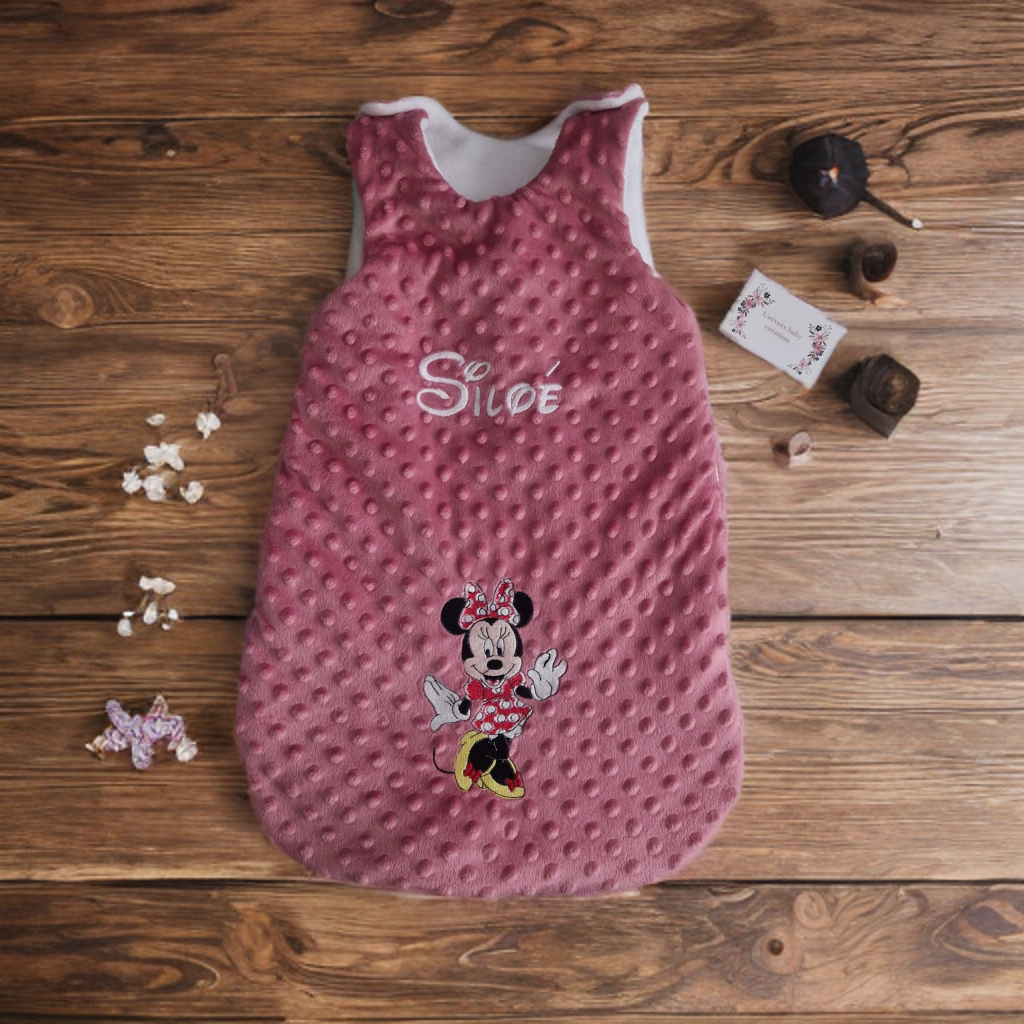 Gigoteuse personnalisée bébé – Minky doux – Broderie prénom & Minnie – Tailles 0–6 mois / 6–12 mois